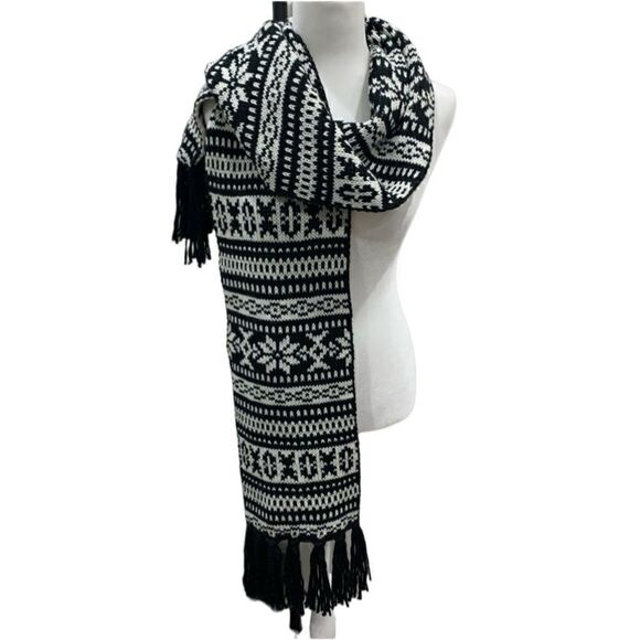 Old Navy black & white winter knitted scarf (NWT) unisex - Picture 1 of 9